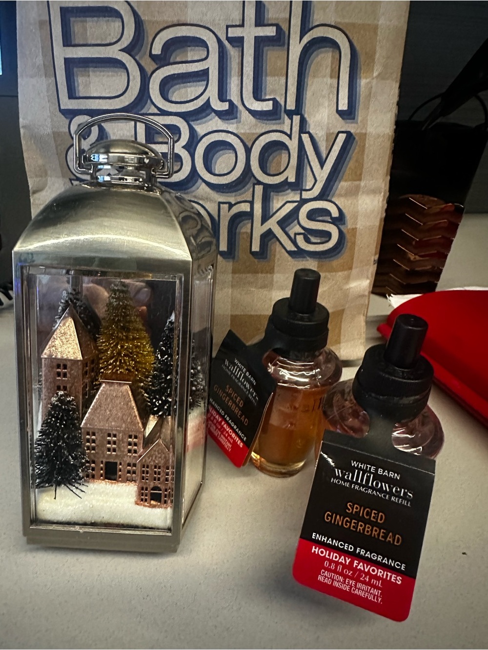 Bath & Body Works wallflower and 2 refills